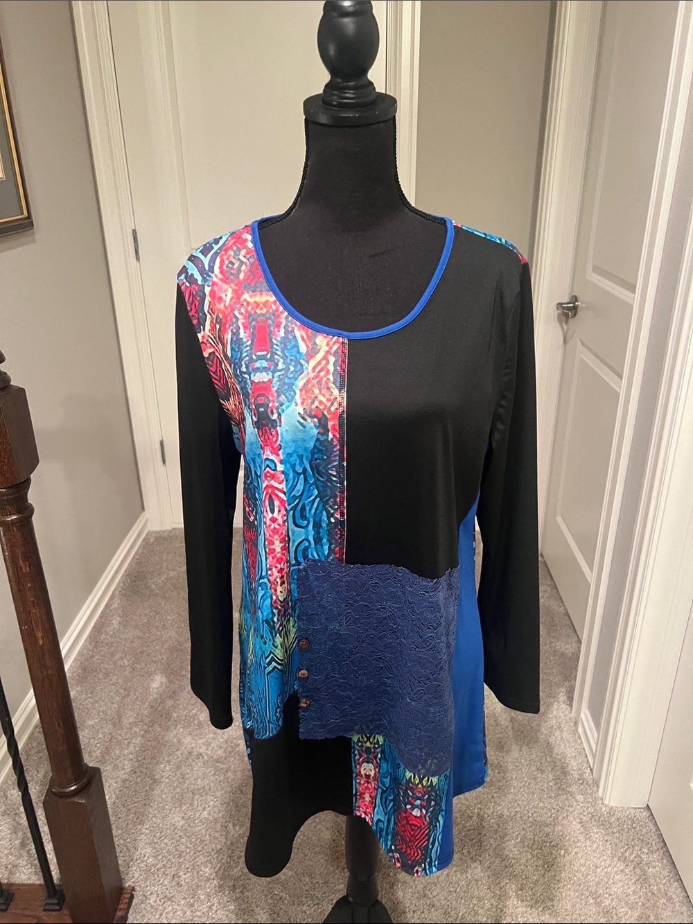 Colorblock Lace-Accent Long Sleeve Tunic in Blue Multi Size XL